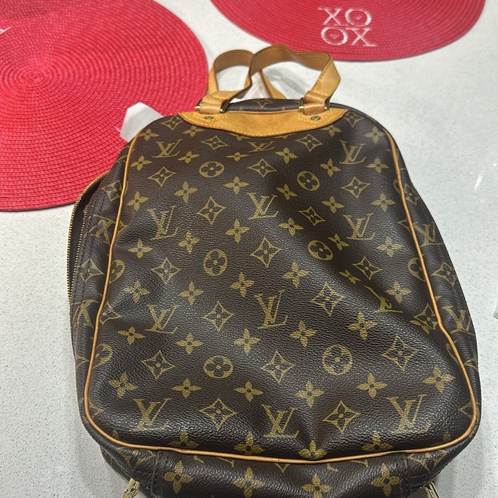 Louis Vuitton Excursion Monogram Handbag - Picture 2 of 9